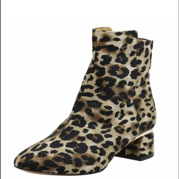 J. Renee Danabelle - Picture 2 of 10